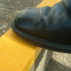 Rust-Oleum® SafeStep® Fiberglass Reinforced Plastic Anti-Slip Step Edges 36